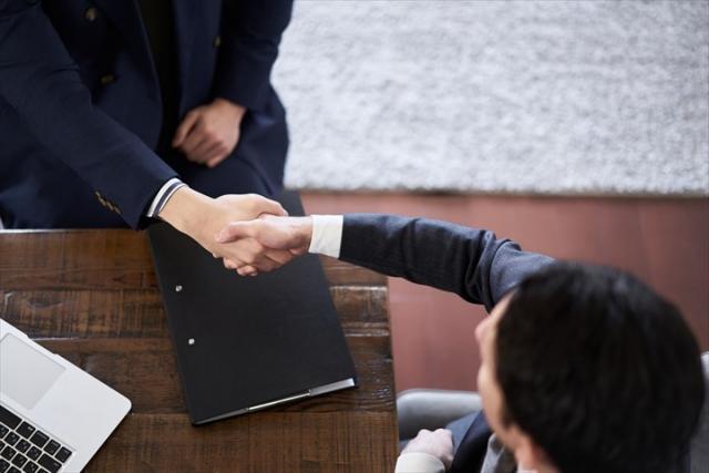 ≪契約社員／正社員登用前提≫代理店営業（高級婦人下着メーカー）