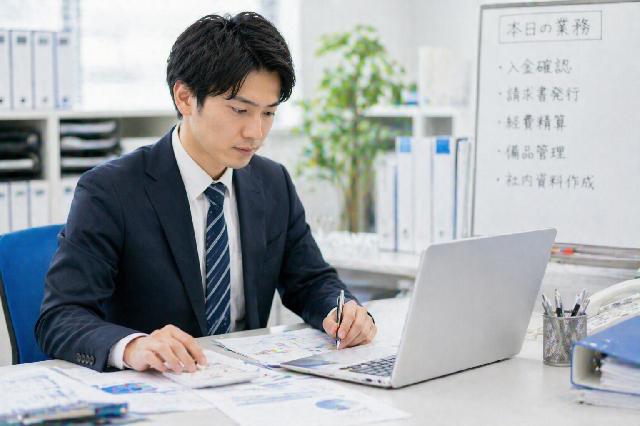 経理職（上場企業グループセンサーメーカー）